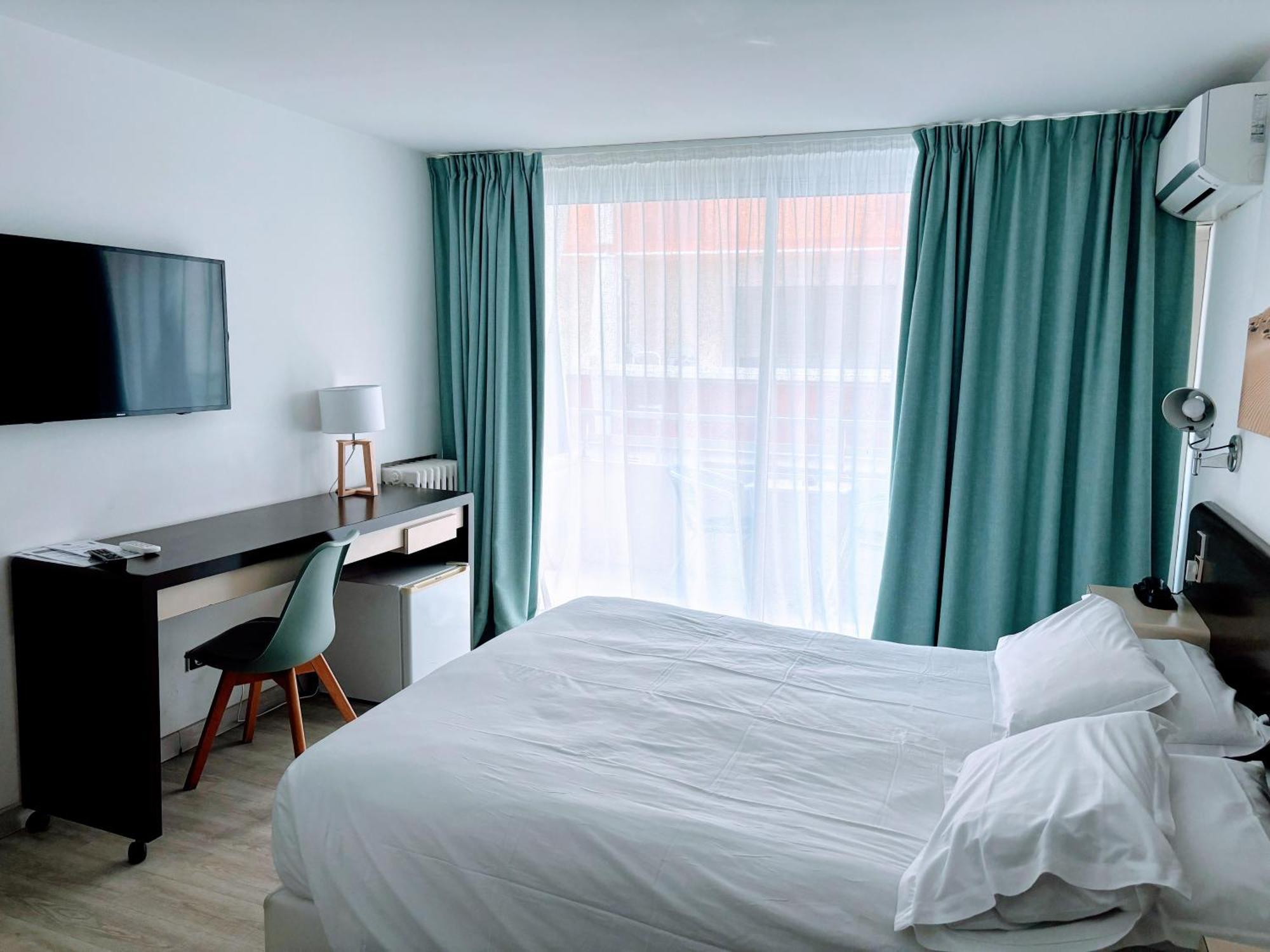 Brasilia Hotel Палава-ле-Фло Экстерьер фото