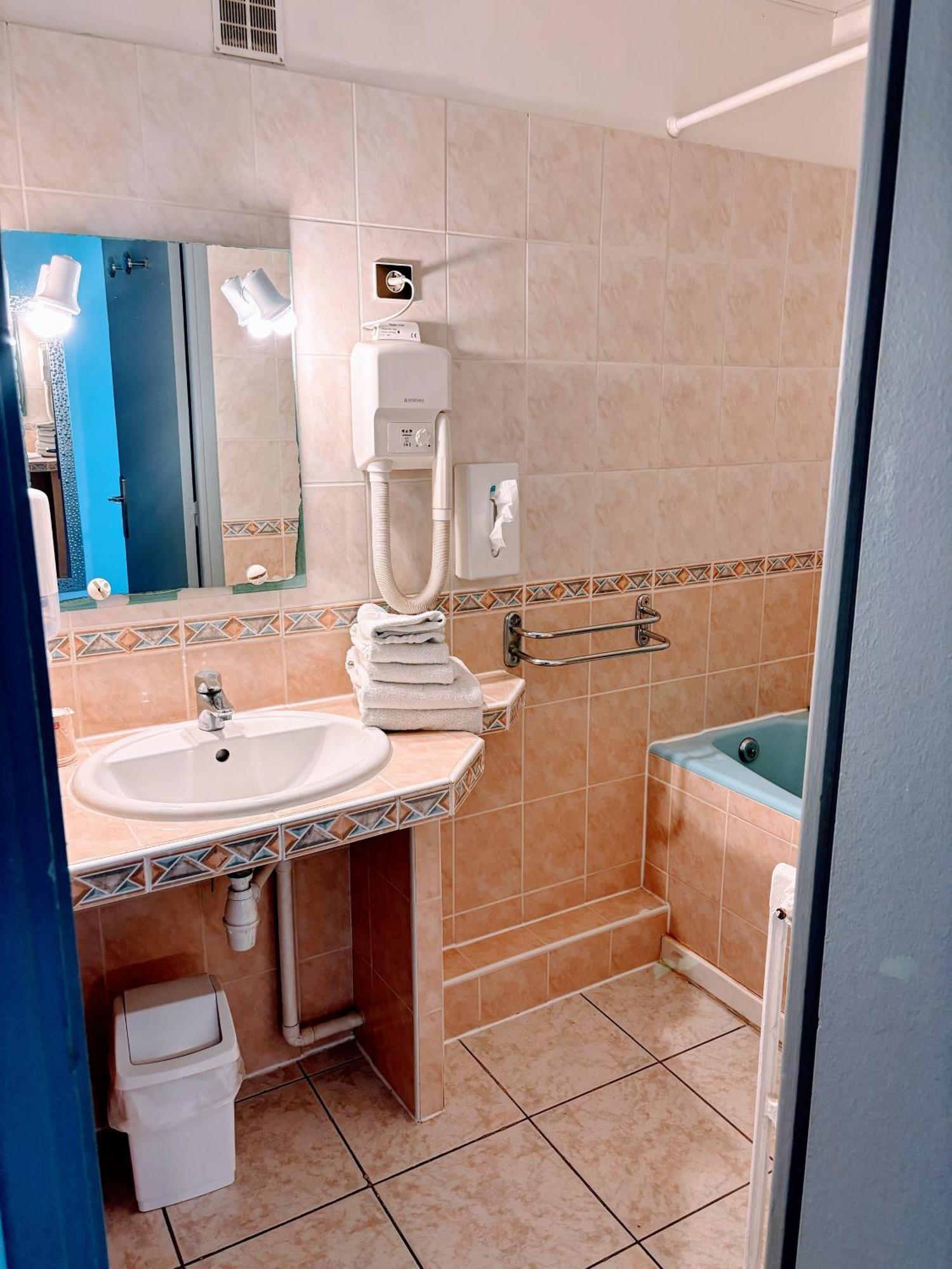 Brasilia Hotel Палава-ле-Фло Экстерьер фото