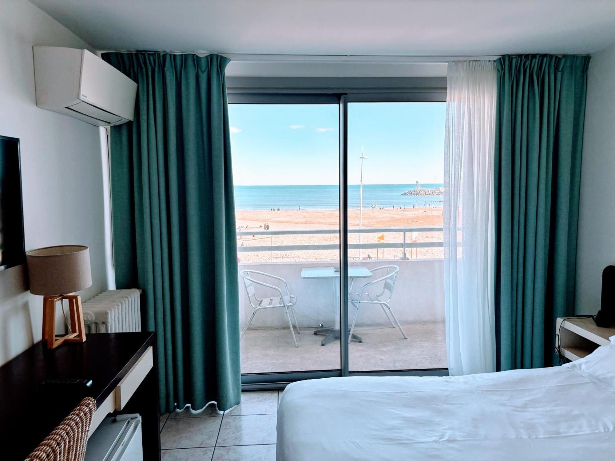 Brasilia Hotel Палава-ле-Фло Экстерьер фото