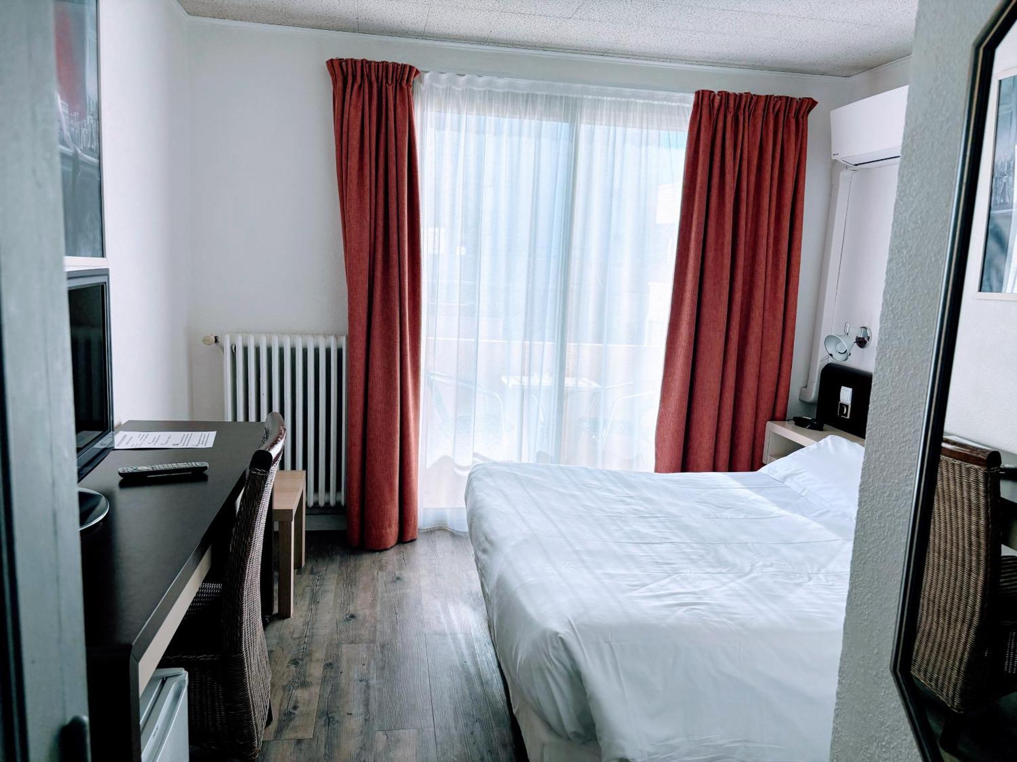 Brasilia Hotel Палава-ле-Фло Экстерьер фото