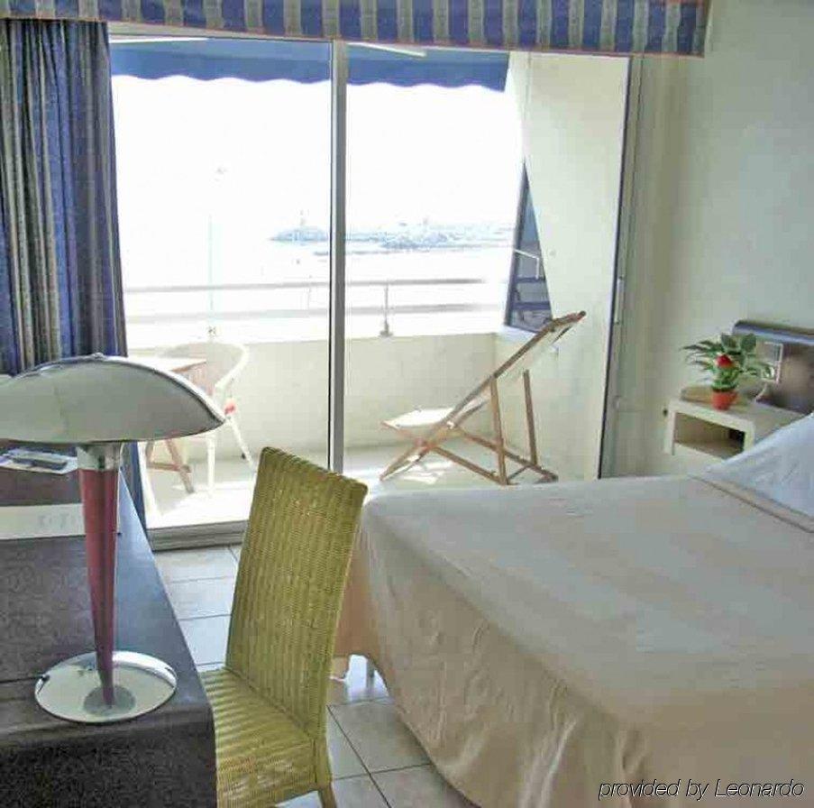 Brasilia Hotel Палава-ле-Фло Экстерьер фото
